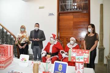 Presentación del proyecto 'Telde en Navidad' con presencia de Papá Noel y su esposa/TA.